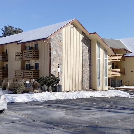 Iron Horse Inn 新普斯伯里 外观 照片