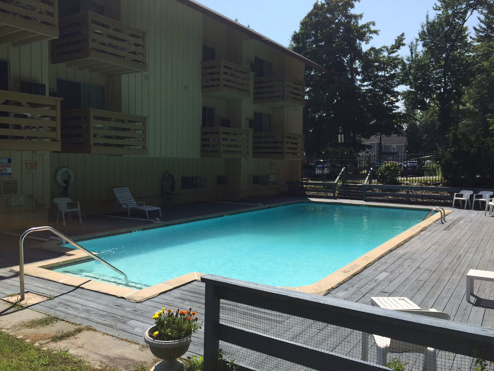 Iron Horse Inn 新普斯伯里 外观 照片