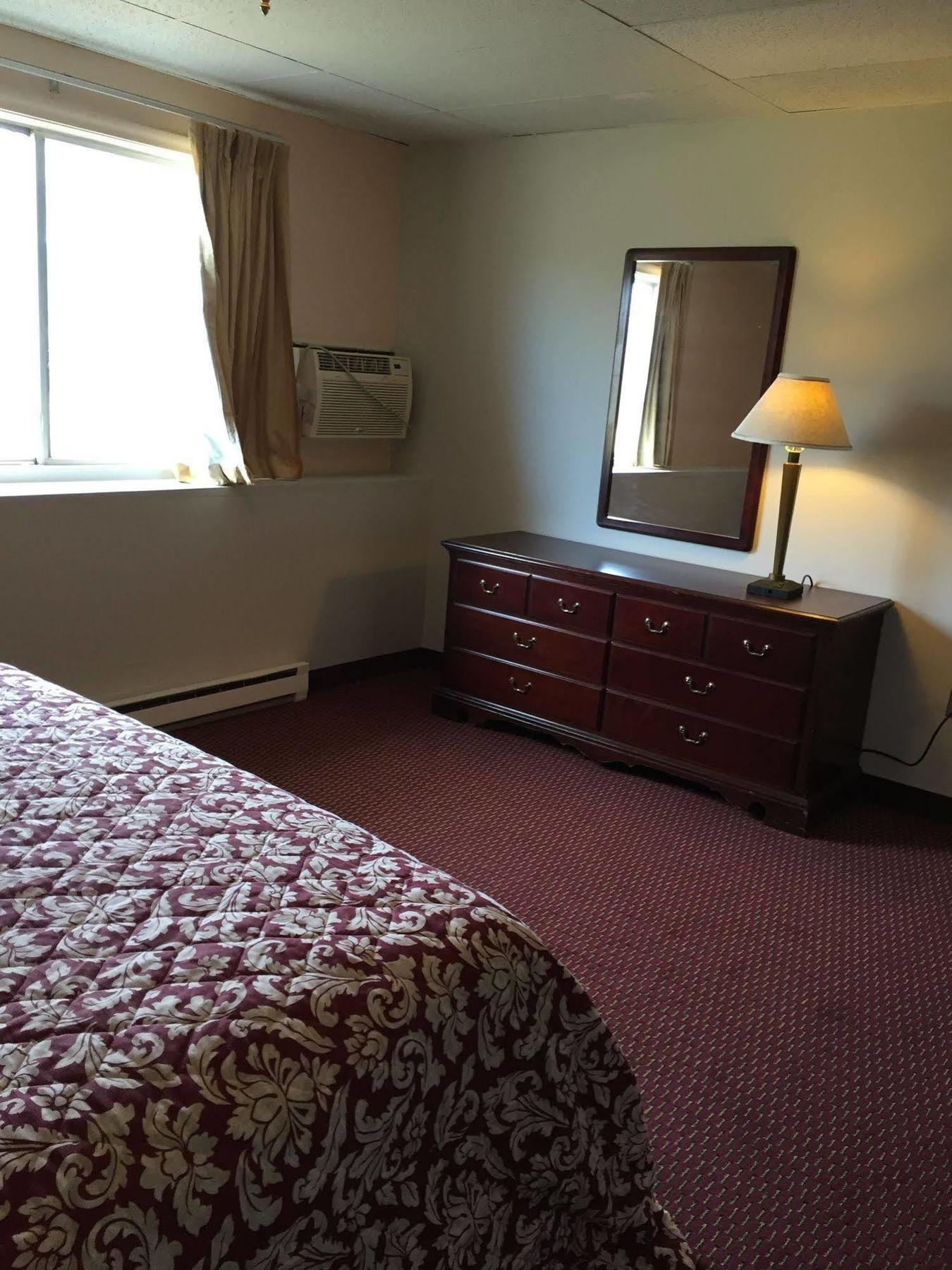 Iron Horse Inn 新普斯伯里 外观 照片