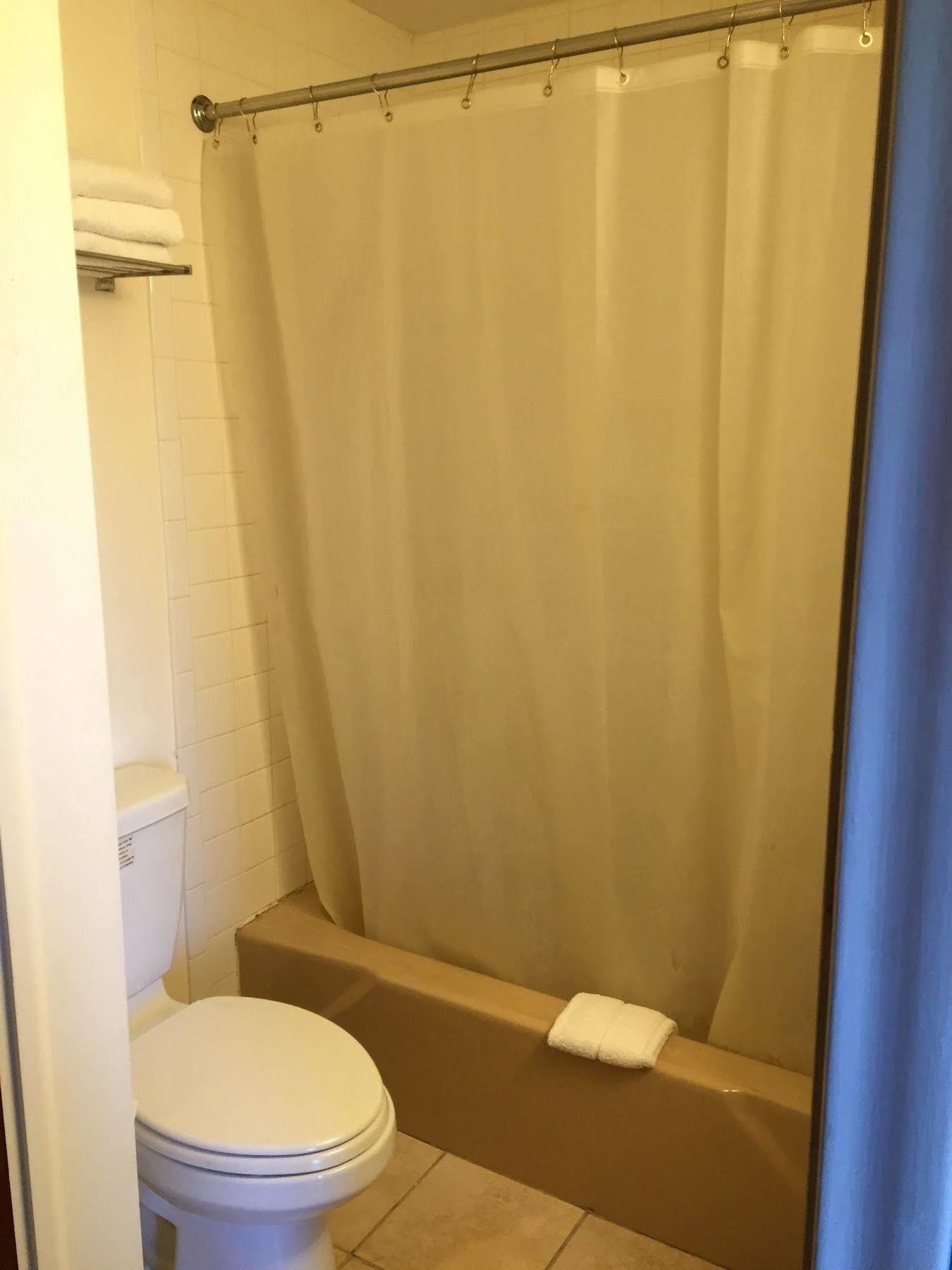 Iron Horse Inn 新普斯伯里 外观 照片