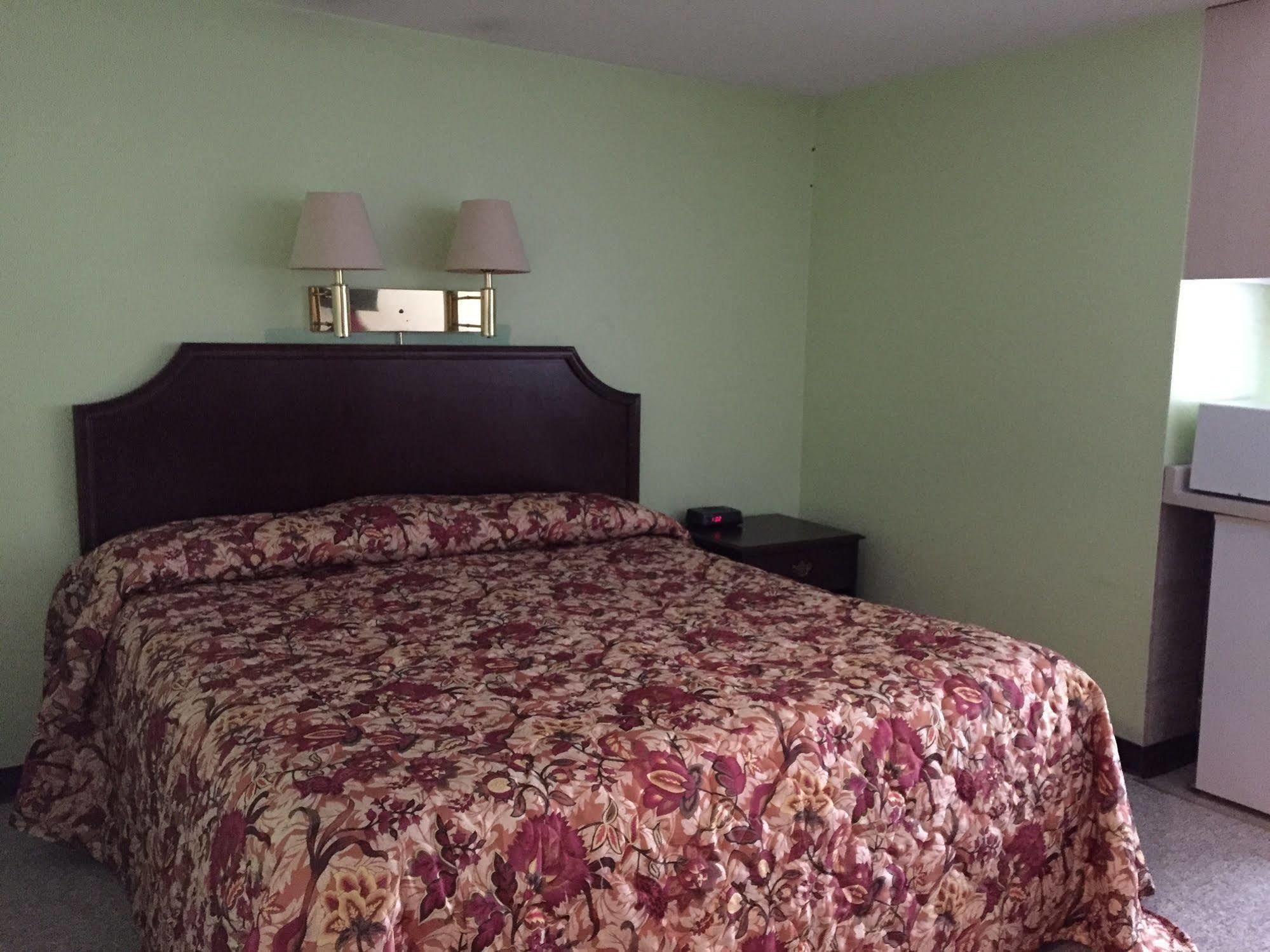 Iron Horse Inn 新普斯伯里 外观 照片