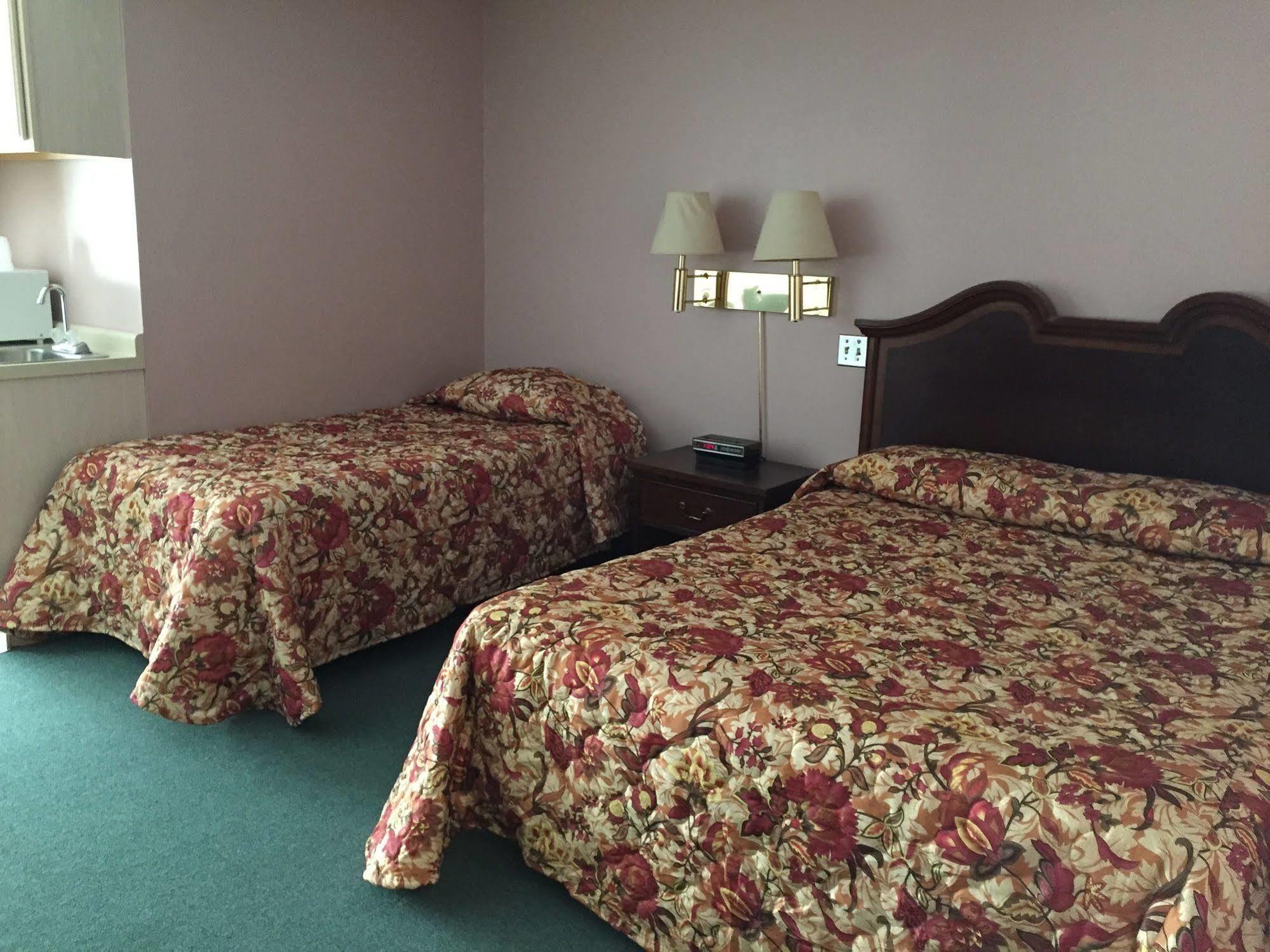 Iron Horse Inn 新普斯伯里 外观 照片
